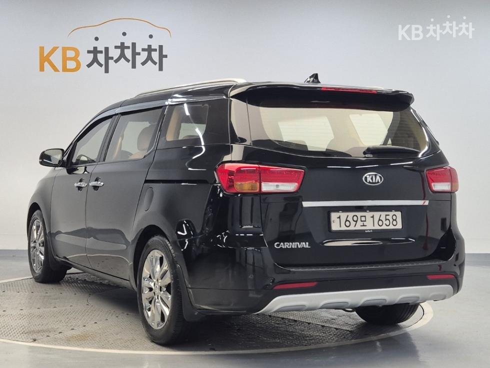 2018 - kia carnival