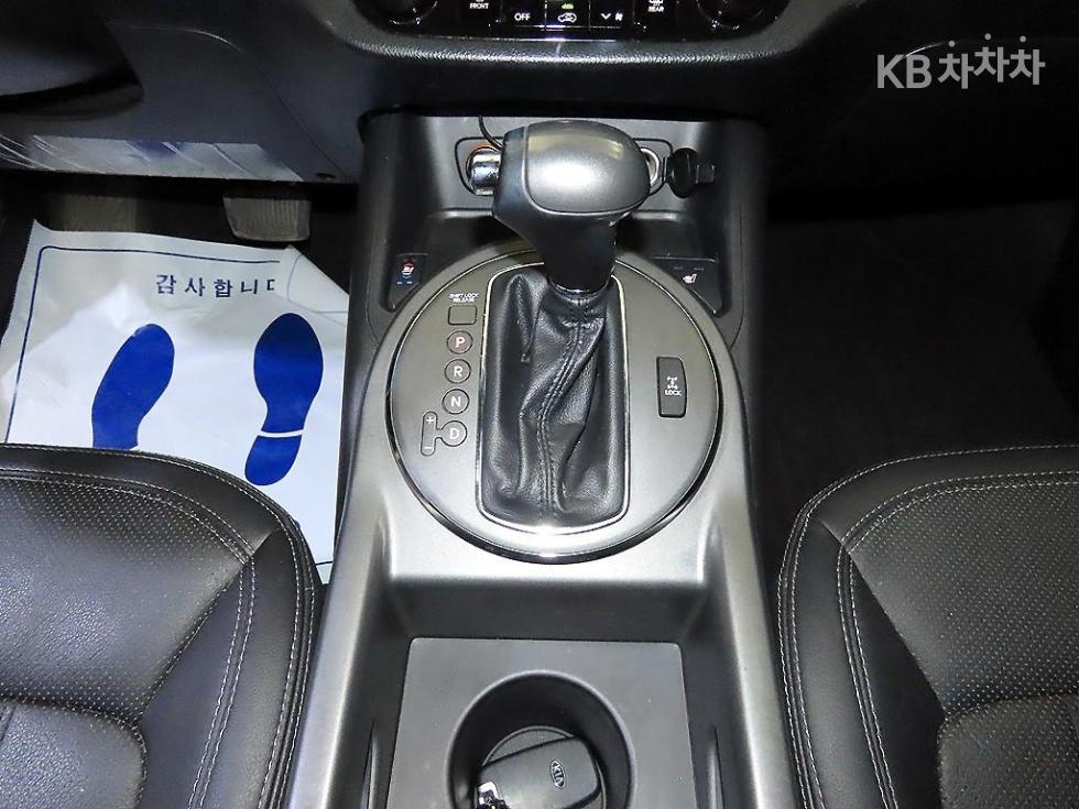 2012 - kia sportage