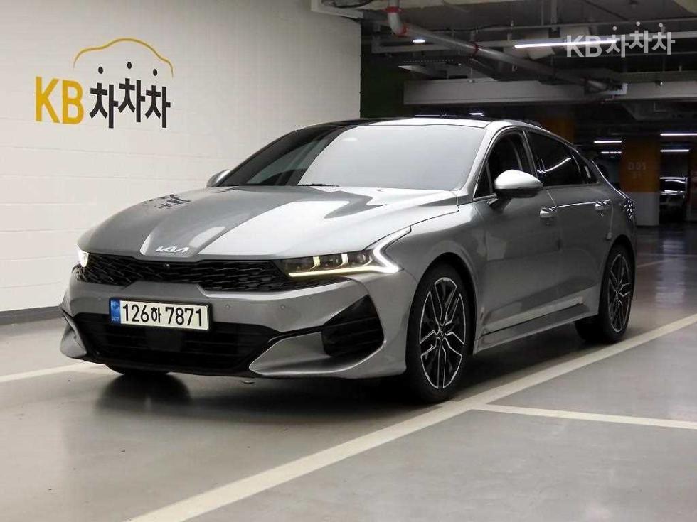 2022 - kia k5