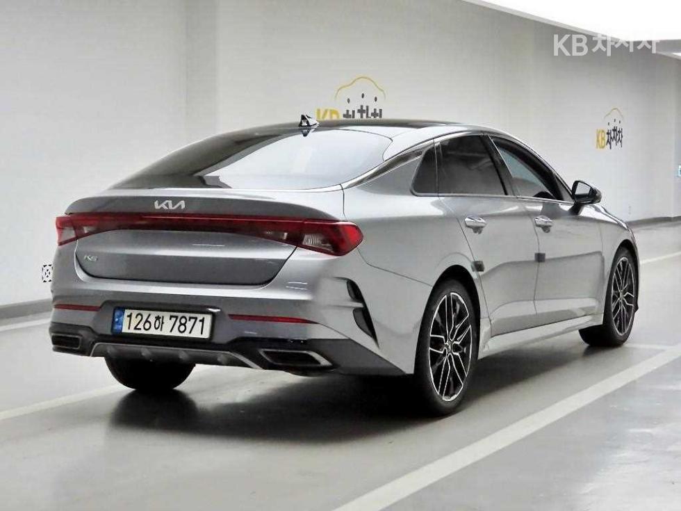 2022 - kia k5