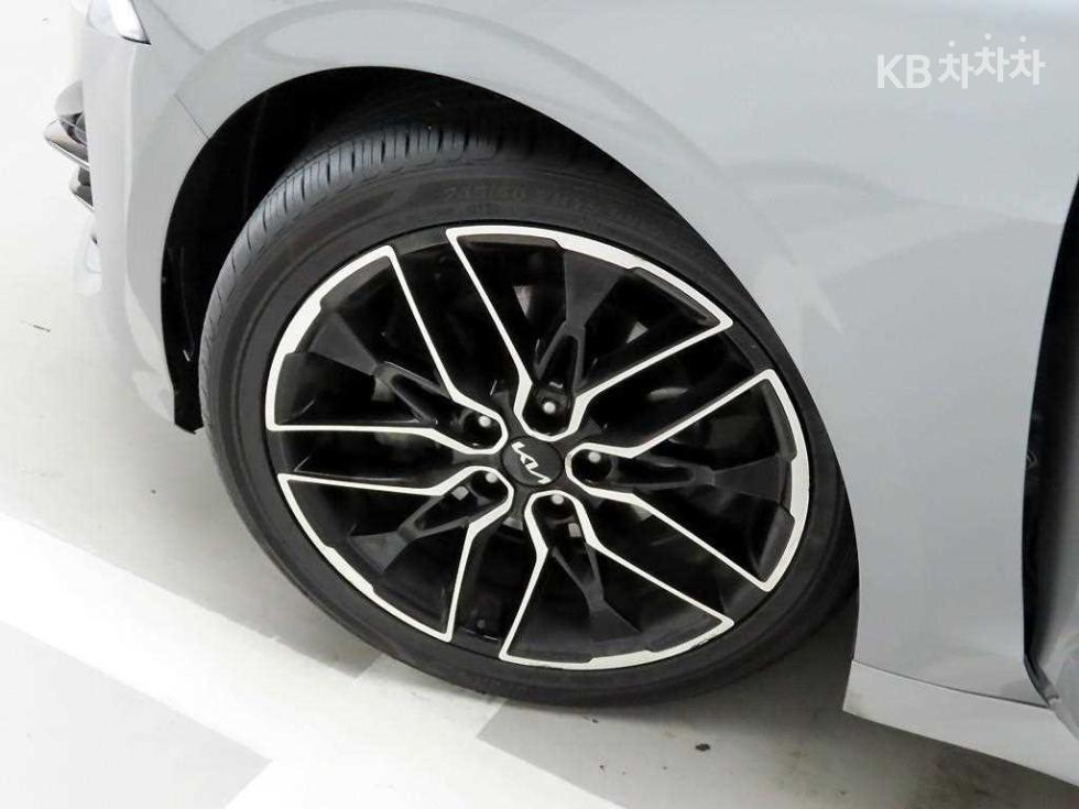 2022 - kia k5
