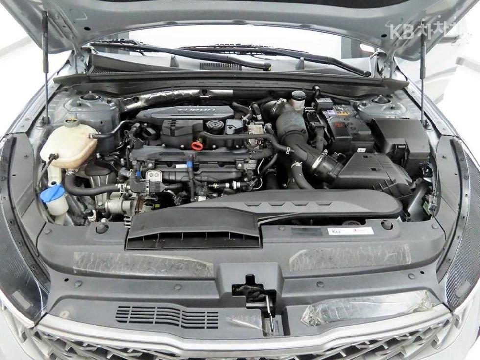 2022 - kia k5