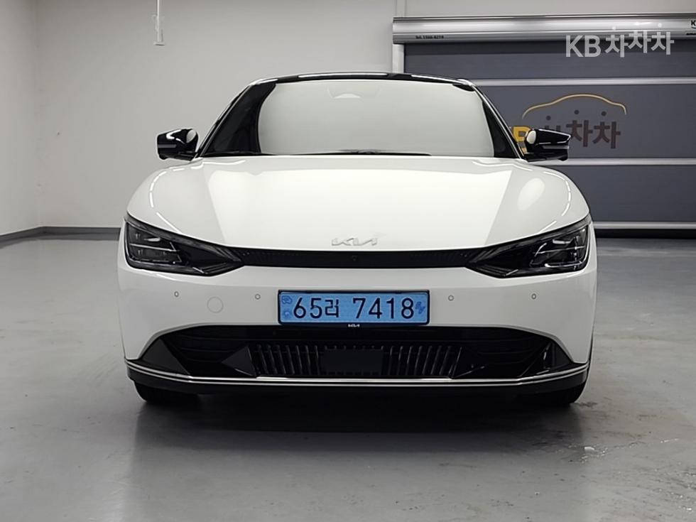 2022 - kia ev6