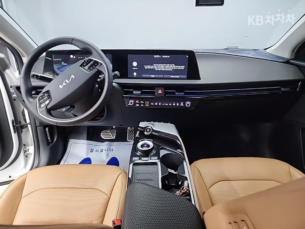 2022 - kia ev6