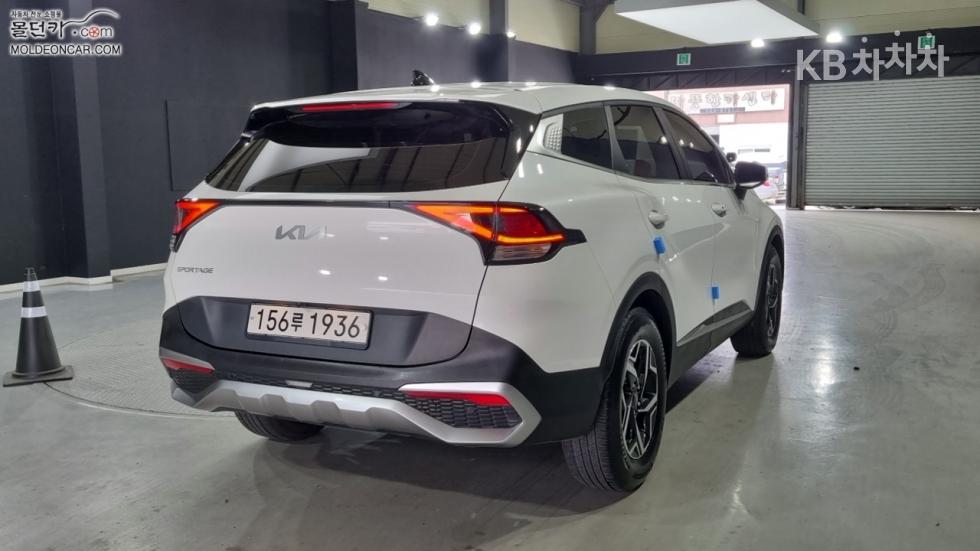 2022 - kia sportage