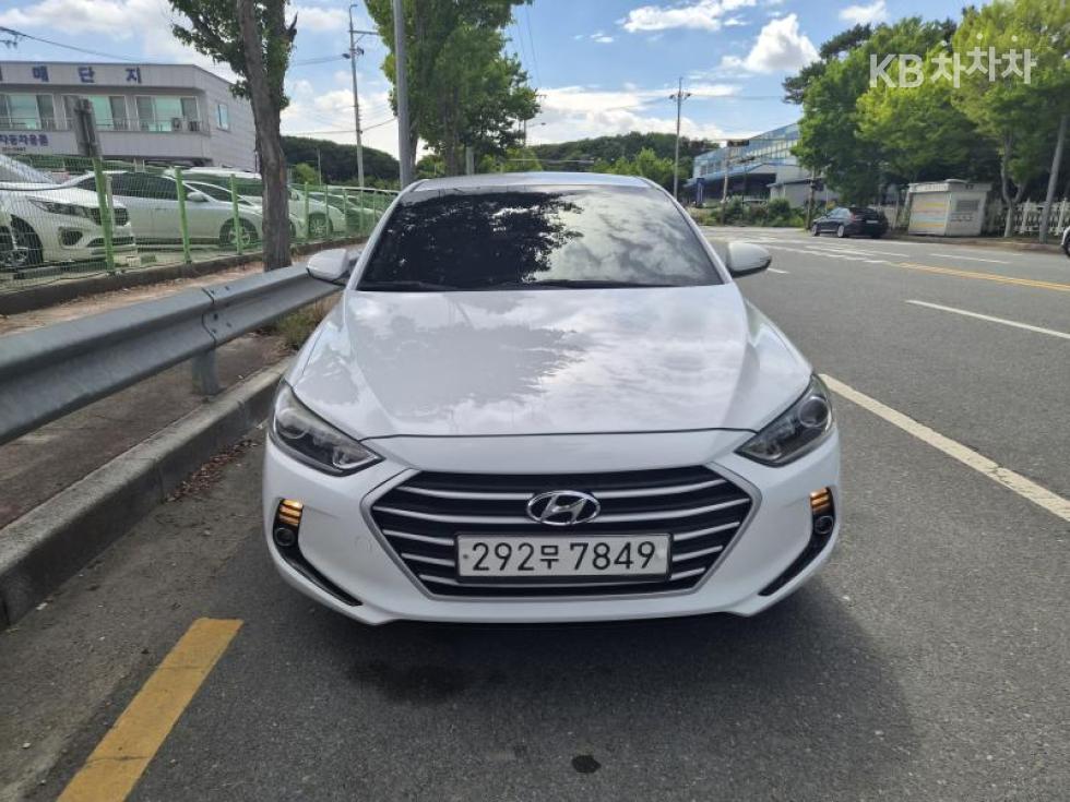 Hyundai Avante — miniaturë 3