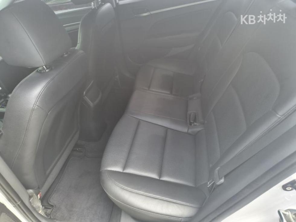 Hyundai Avante — miniaturë 15
