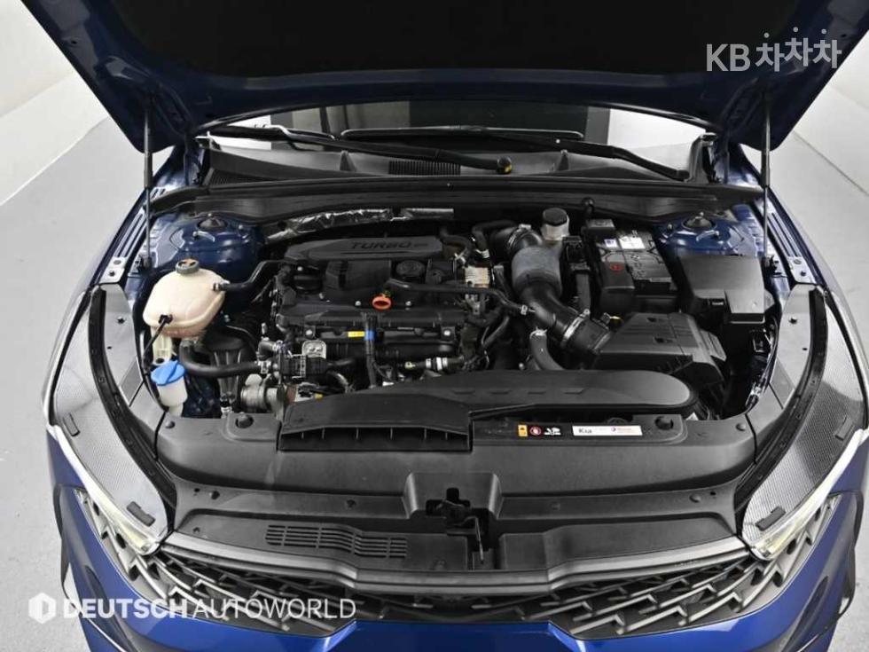 2023 - kia k5