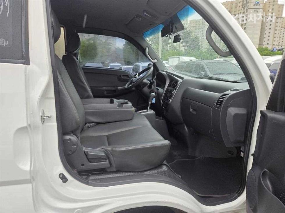 2016 - kia bongo iii