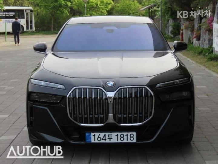 BMW 7er 740i xDrive — foto 1