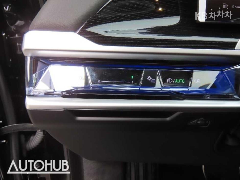 BMW 7er — miniaturë 12