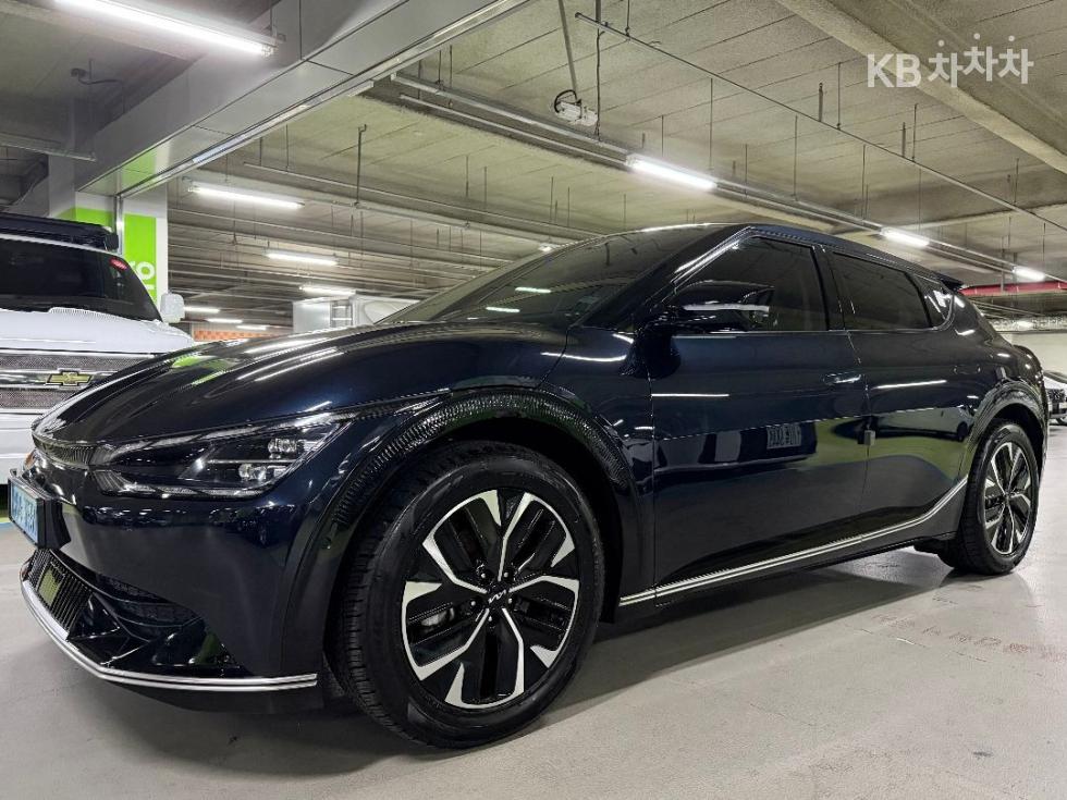 기아 EV6 롱 레인지 2WD 어스