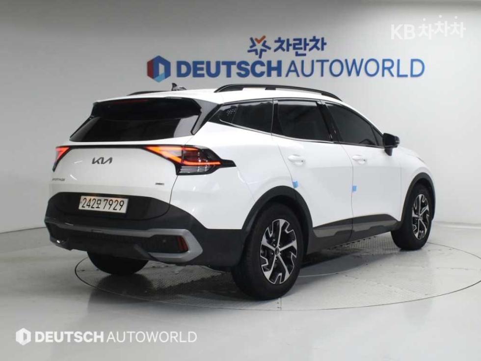 2023 - kia sportage
