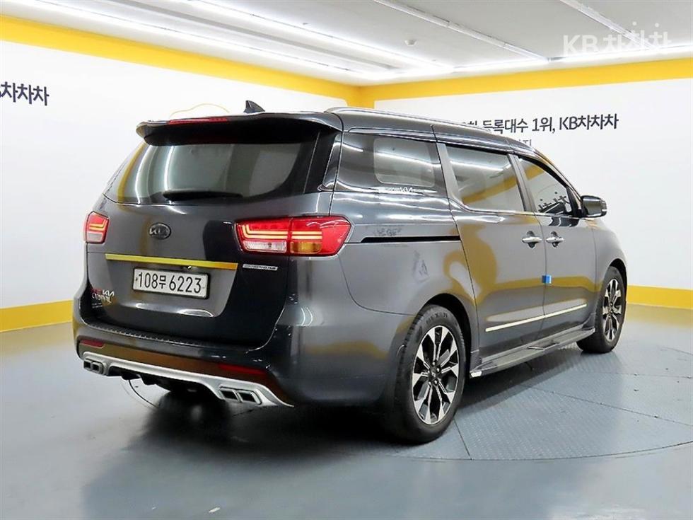 2017 - kia carnival