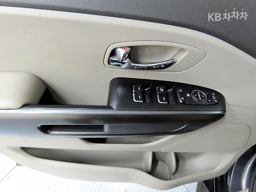 2017 - kia carnival