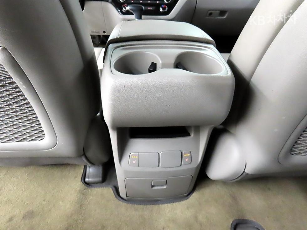 2017 - kia carnival