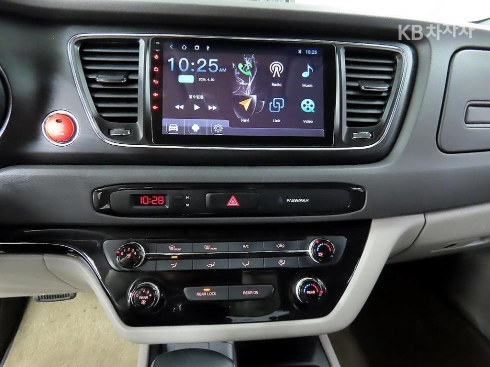 2017 - kia carnival