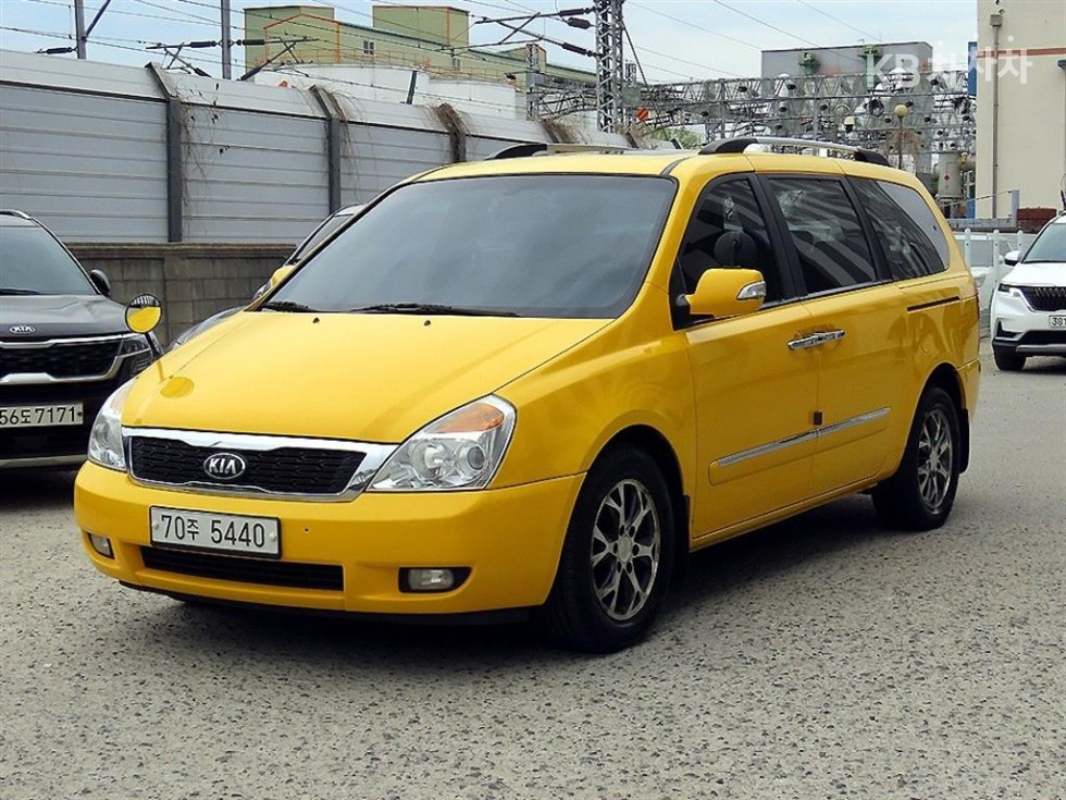 2013 - kia carnival