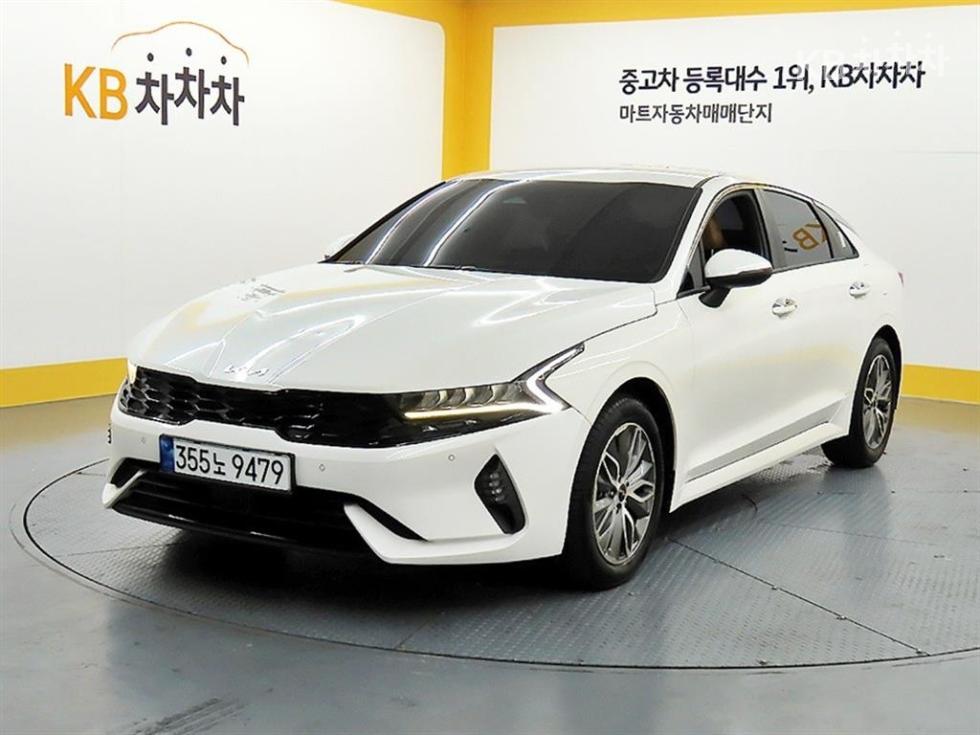 2022 - kia k5