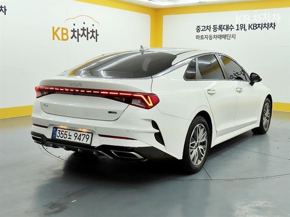 2022 - kia k5