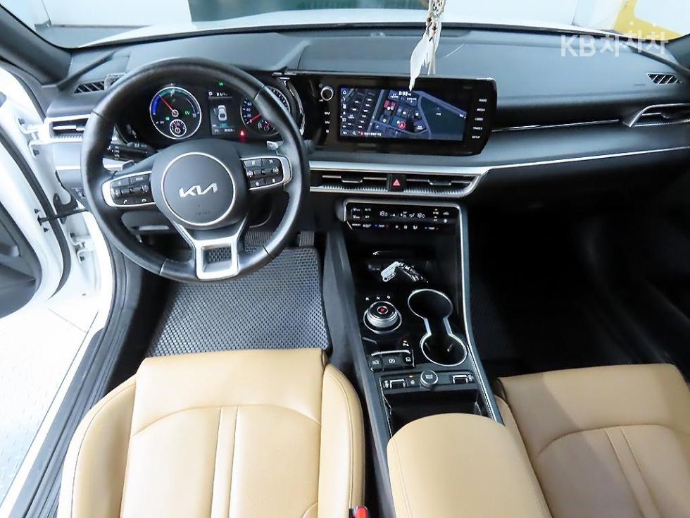 2022 - kia k5