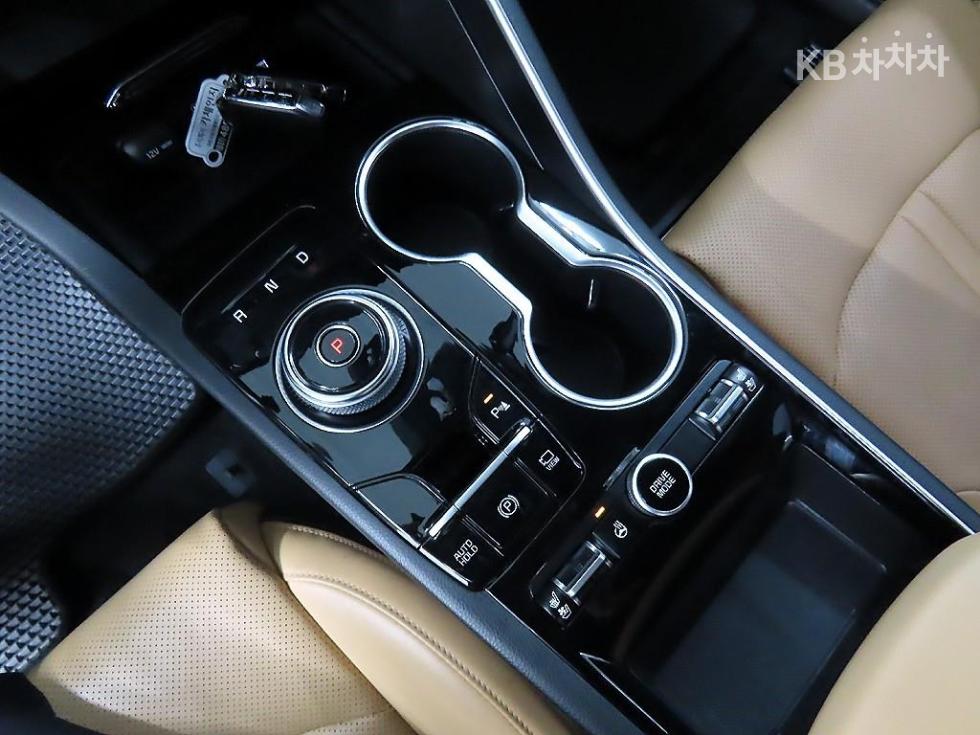 2022 - kia k5