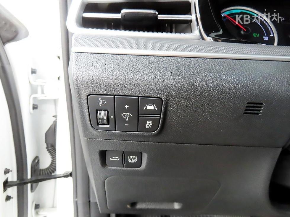 2022 - kia k5