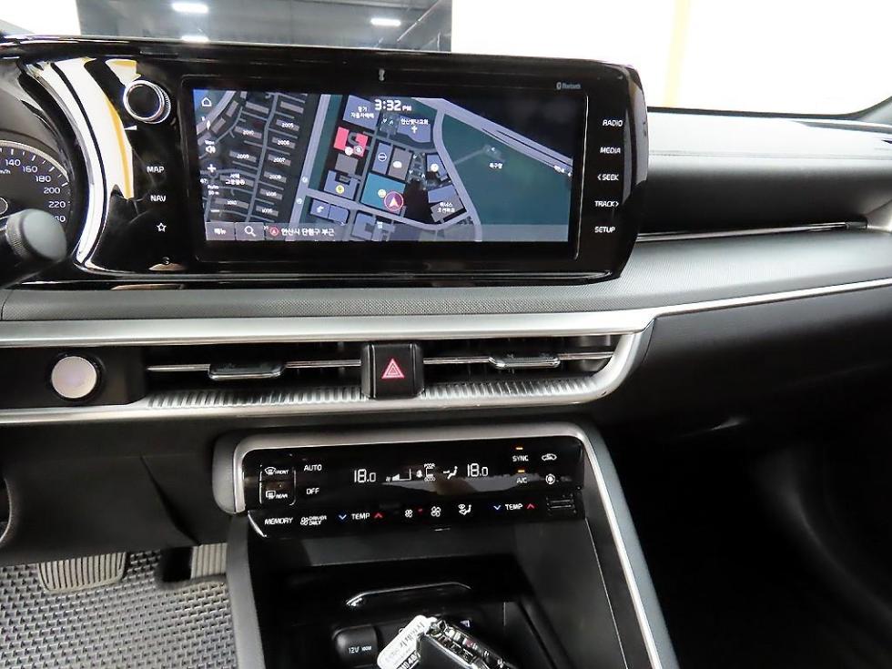 2022 - kia k5