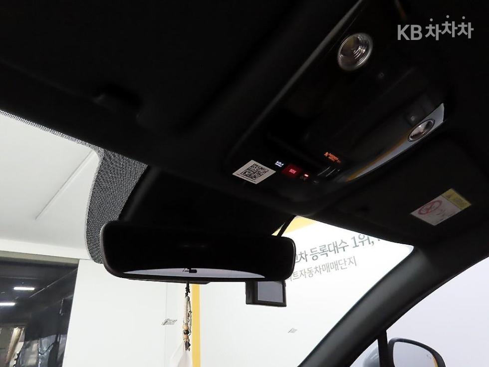 2022 - kia k5