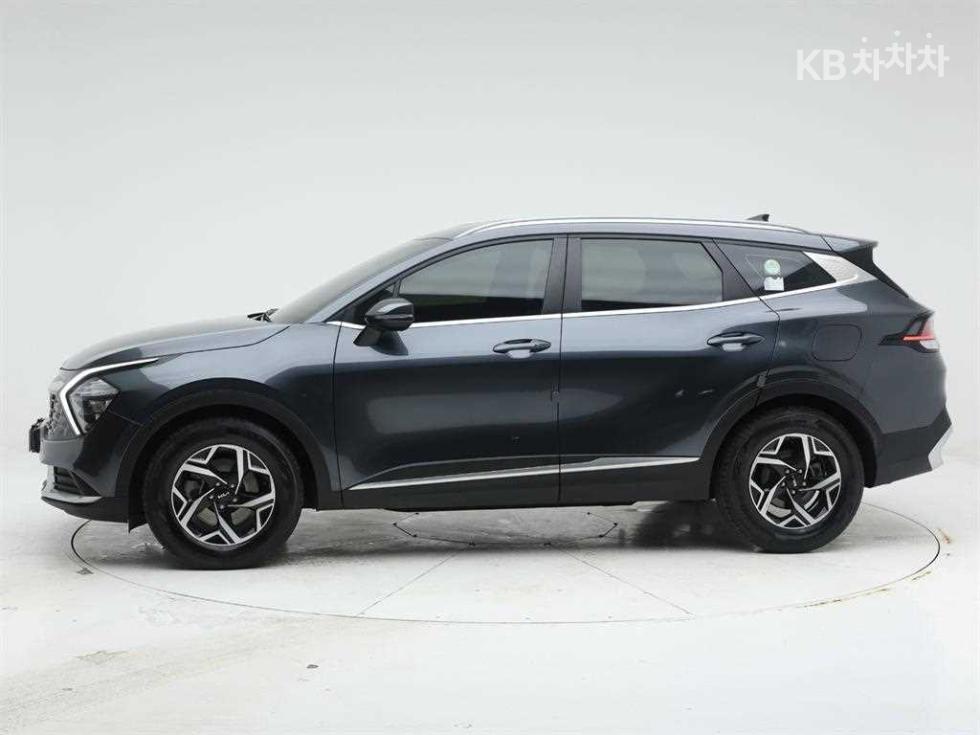2022 - kia sportage