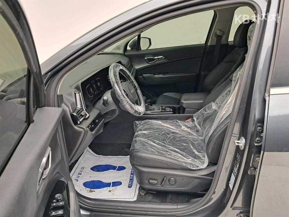 2022 - kia sportage