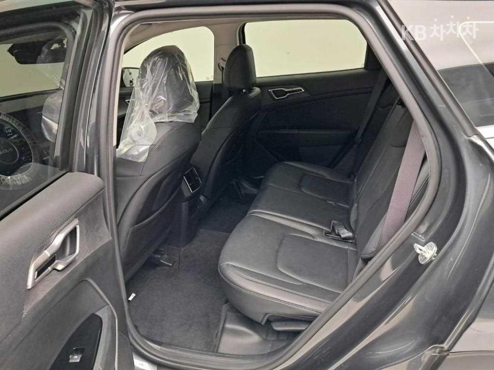 2022 - kia sportage