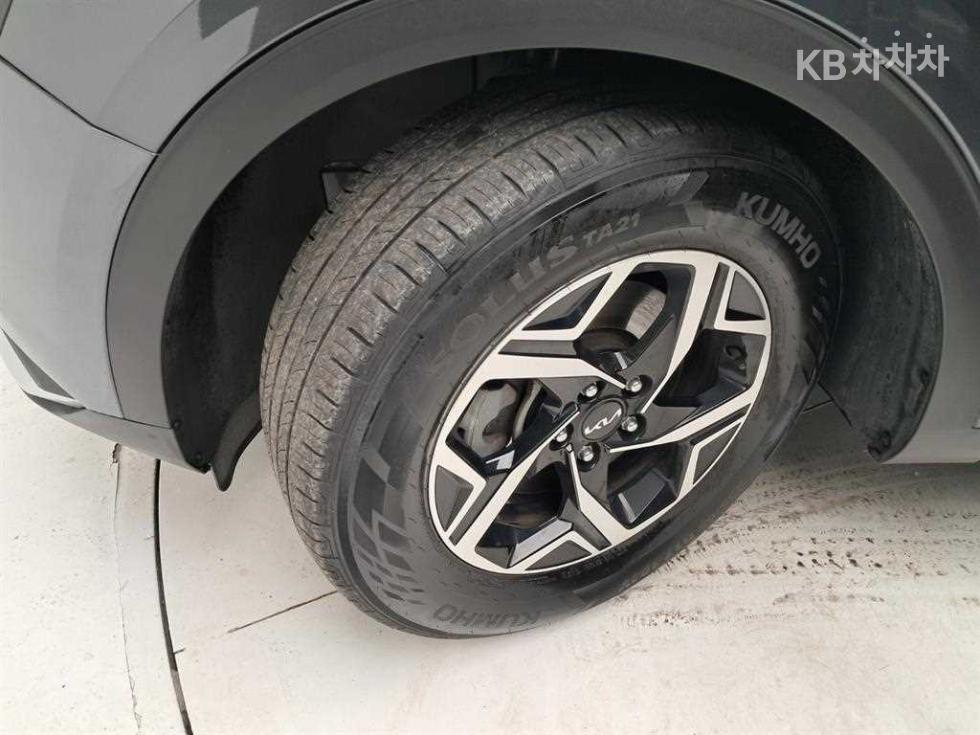 2022 - kia sportage