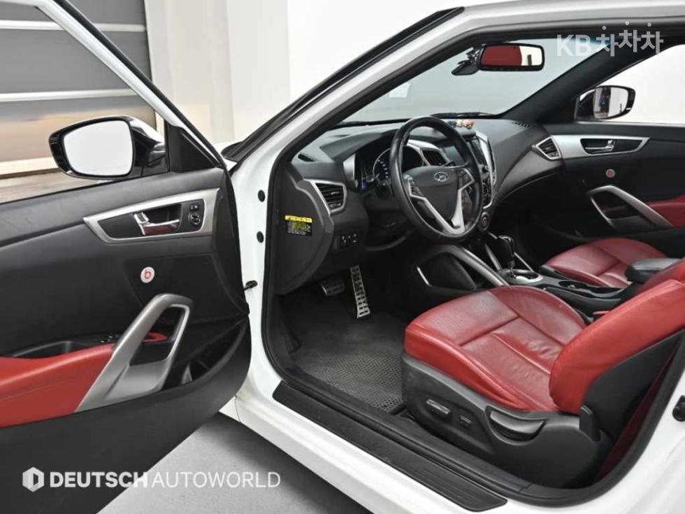2016 - hyundai veloster