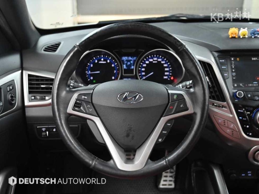2016 - hyundai veloster