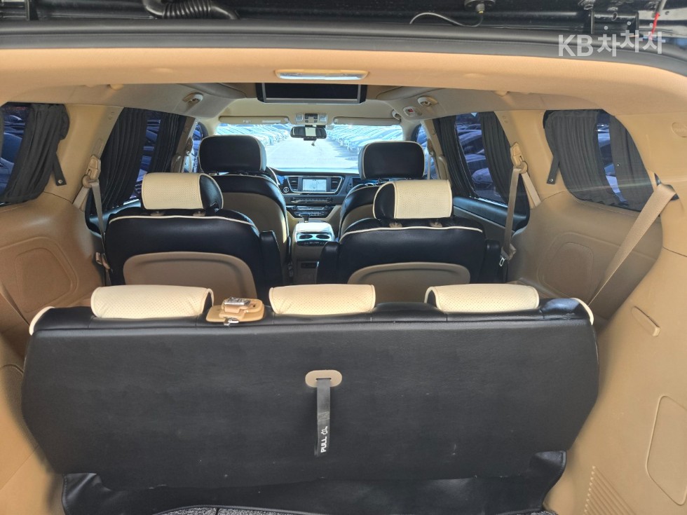 Kia Carnival — miniaturë 4
