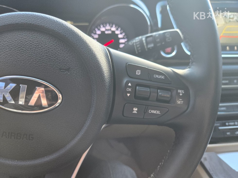 Kia Carnival — miniaturë 20