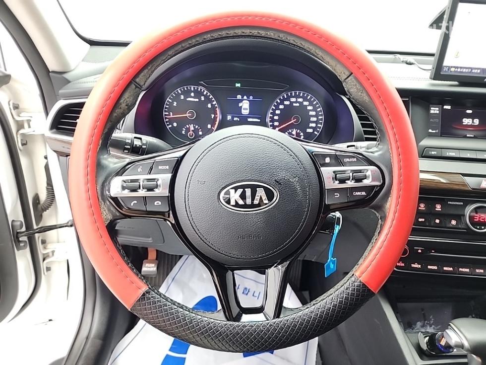 Kia K7 — miniaturë 9