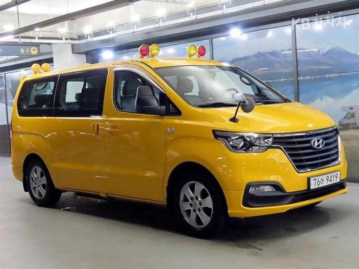 Hyundai Starex LPi 어린이보호차 12인승 — foto 1