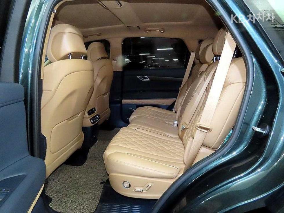 2023 Genesis GV80 photo