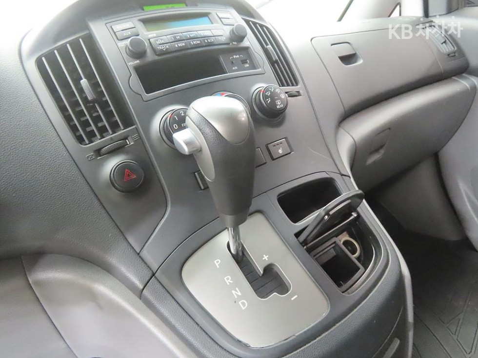 Hyundai Starex — miniaturë 10