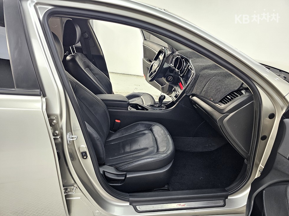 Kia K5 — miniaturë 10