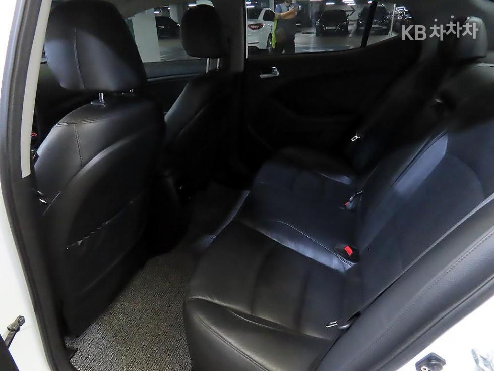 Kia K5 — miniaturë 7