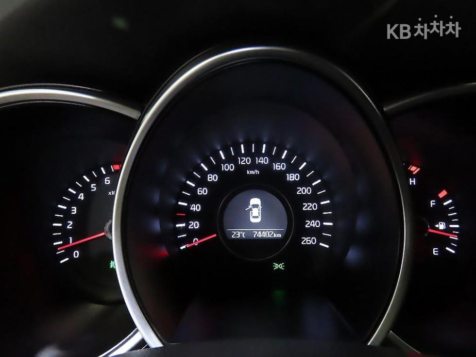 Kia K5 — miniaturë 9