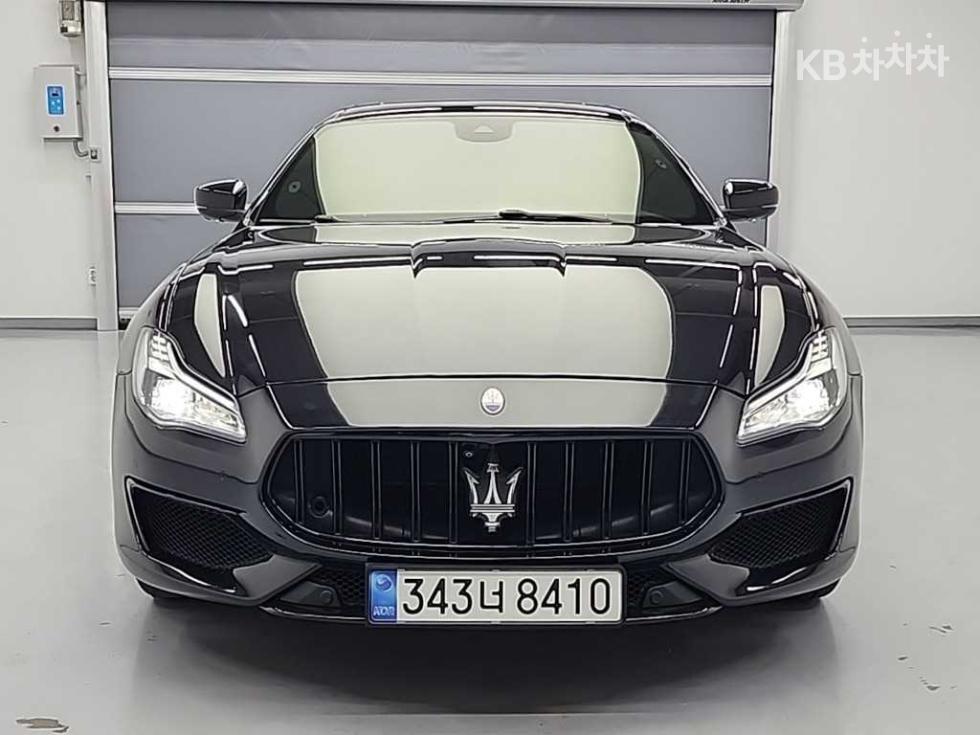 Maserati Quattroporte — miniaturë 2