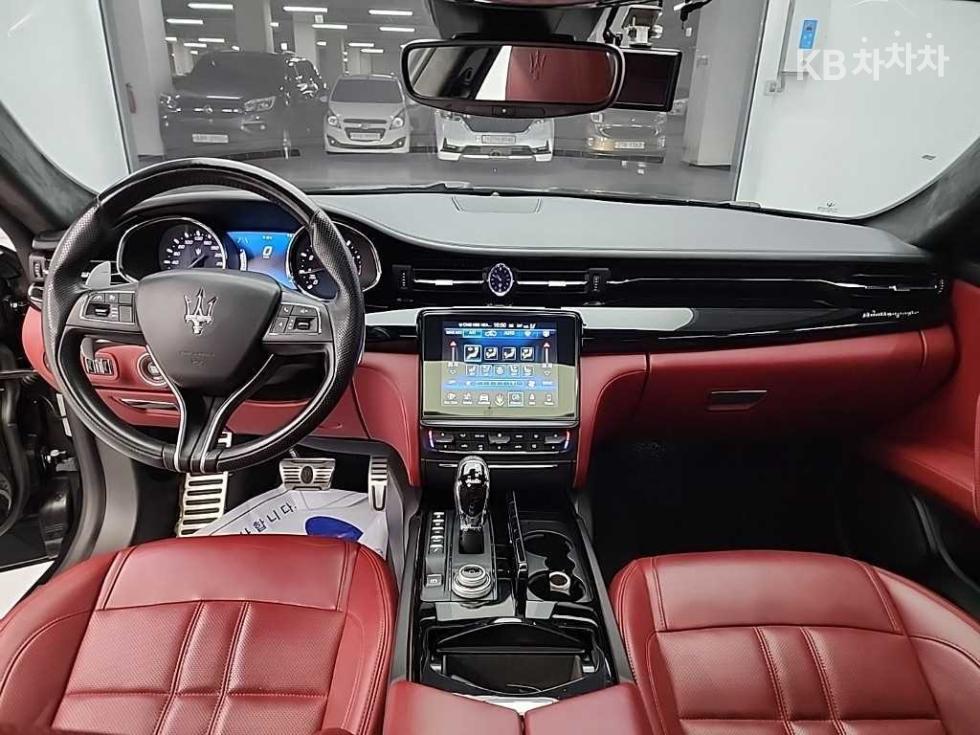 Maserati Quattroporte — miniaturë 7