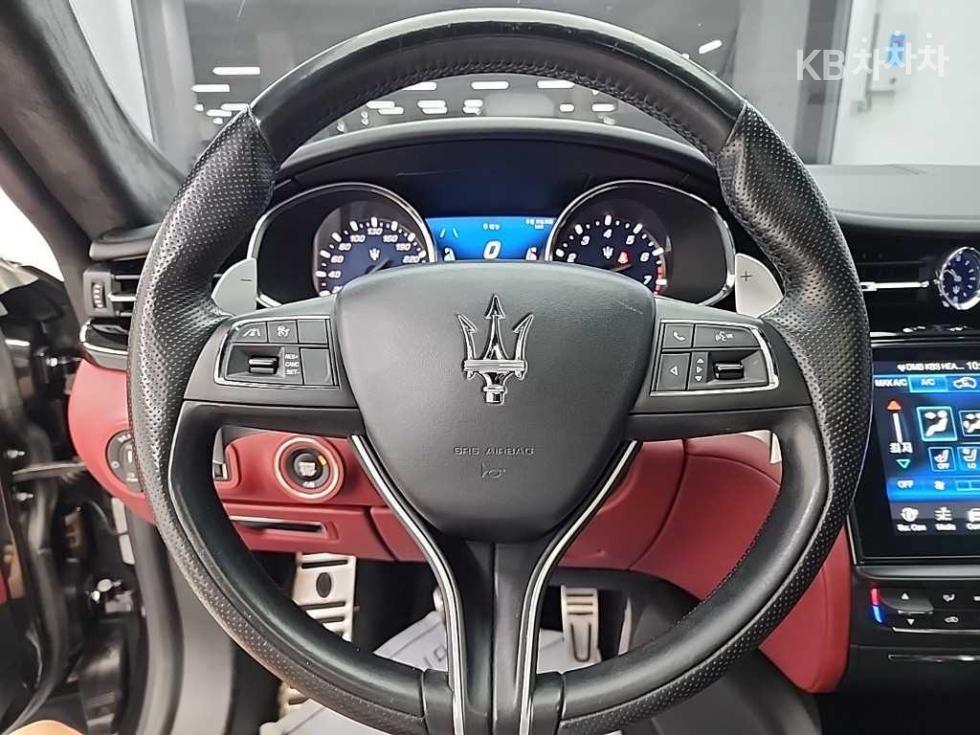 Maserati Quattroporte — miniaturë 9