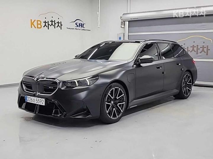 BMW 1M M5 PHEV 투어링 — foto 1