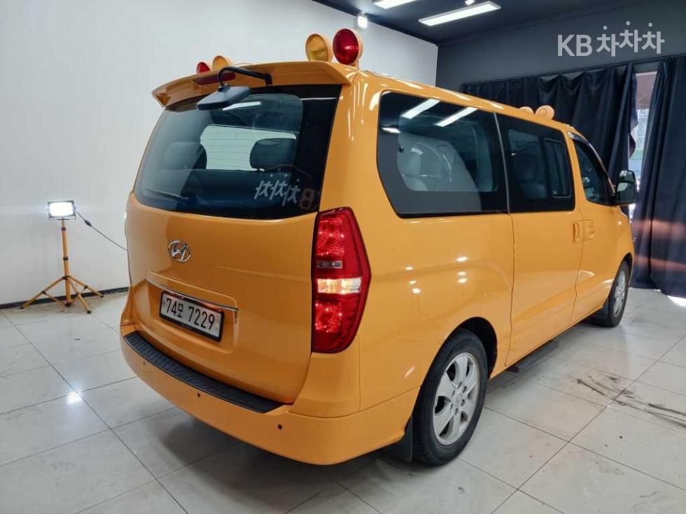 Hyundai Starex — miniaturë 3