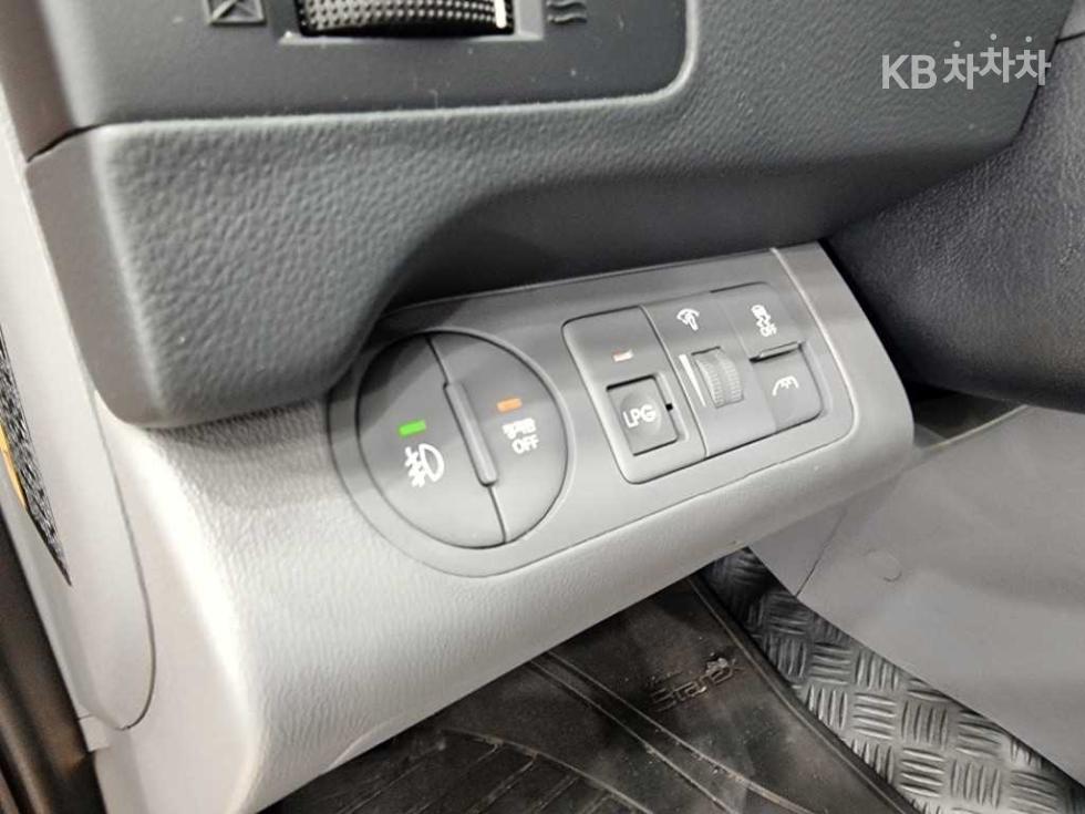 Hyundai Starex — miniaturë 18